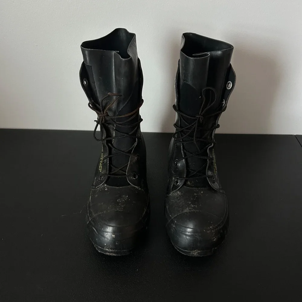 Vintage US Military Extreme Cold Bunny Boots Black 7R Valve Mickey Vapor Barrier